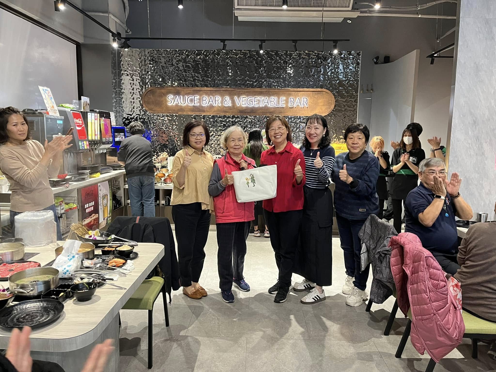苗栗市衛生所頒發113年志願服務時數前三名志工~劉秀蘭志工勇奪第三